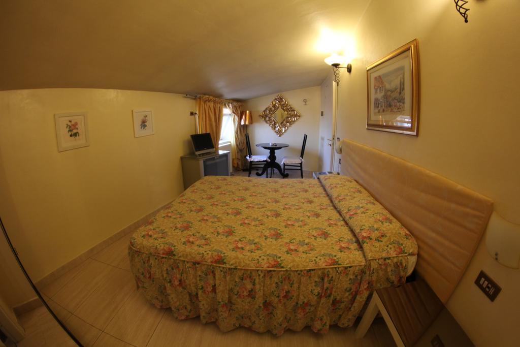 Europa Fiera Rho Hotel Szoba fotó